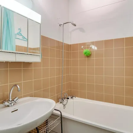 Apartment 6 Pers, Balcon, Pistes, Parking Couvert, Centre Station - Fr-1-404-203 *